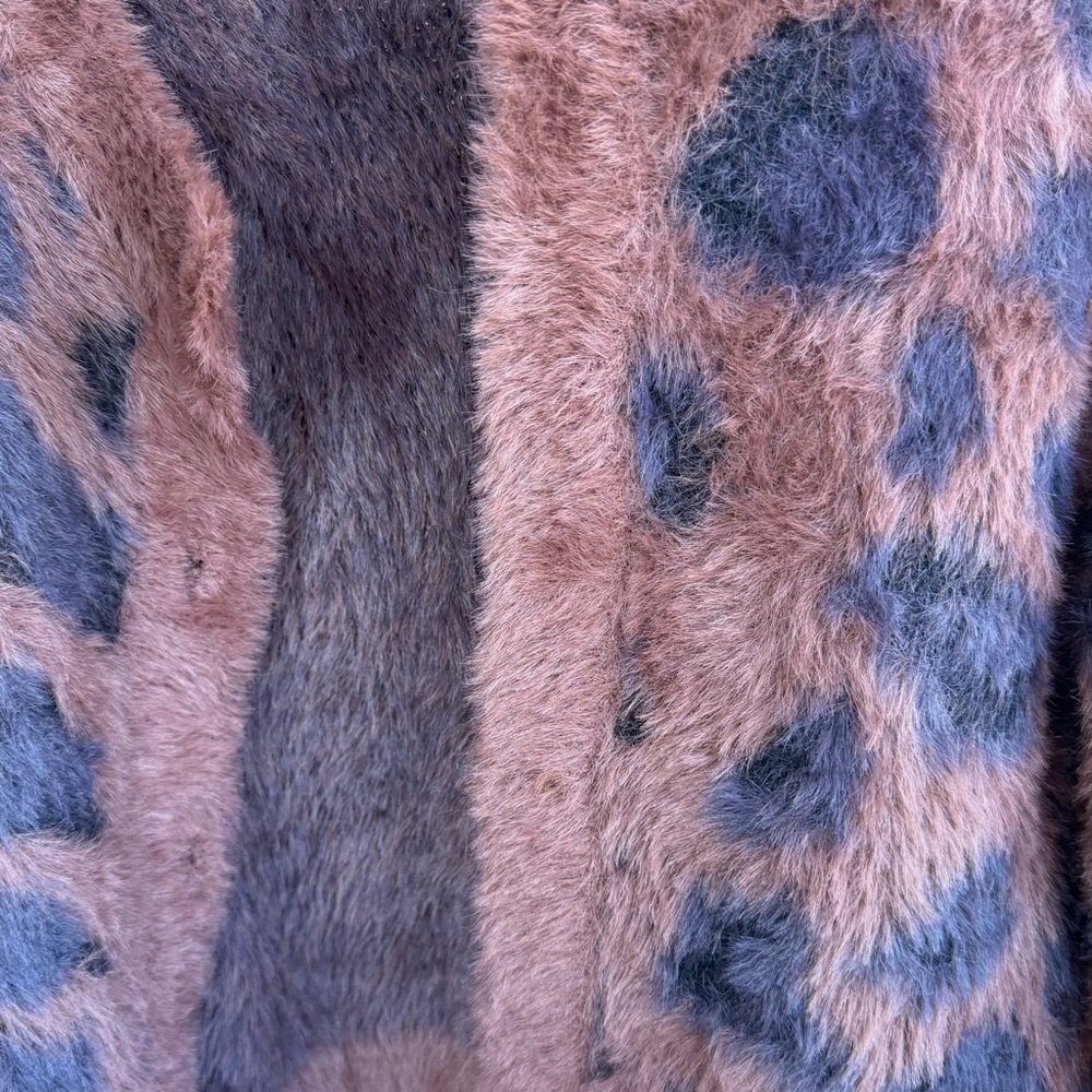 Threaded Leaf Faux Leopard Sweater - Picture 4 of 12